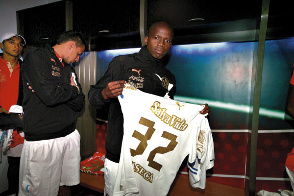 Boniek García no saldrá hasta junio