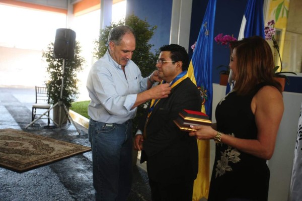 Inauguran tercera etapa de moderno hospital