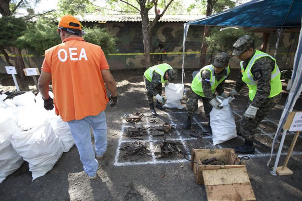 Honduras destruyen unas 3.000 armas decomisadas al crimen organizado