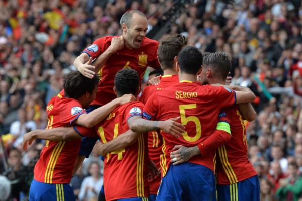 España, con doblete de Morata, se pasea ante Turquía y pasa a octavos