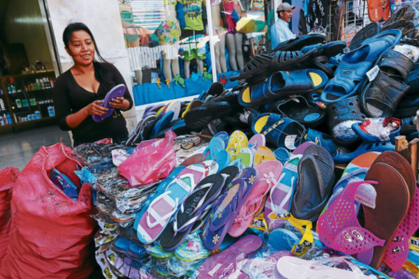 Llegada del verano reactiva la actividad comercial