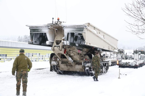 Luto, devastación e incertidumbre: El escenario tras mortífera avalancha en Noruega (FOTOS)