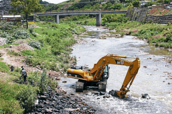 Tardío proceso de dragado en ríos y quebradas de la ciudad