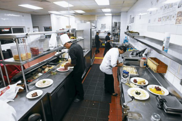 Chile rinde homenaje a los artistas hondureños