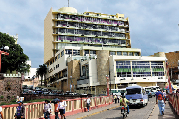 En subasta emblemático edificio del Banco Central