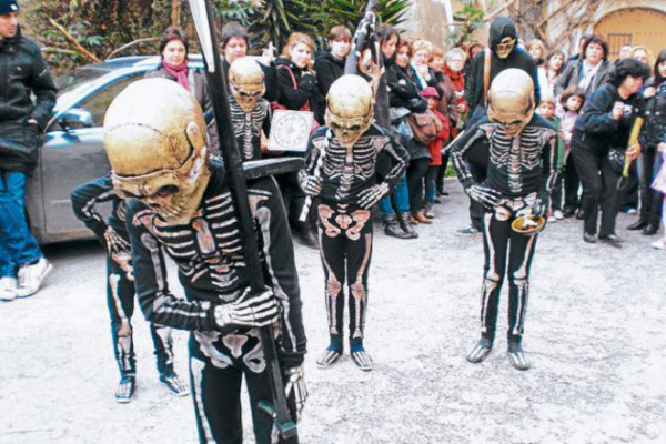 Diversas manifestaciones de fe en torno a la muerte de Jesús