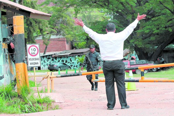Honduras: Bajo reserva se mantiene traslado de Juving Suazo a EUA