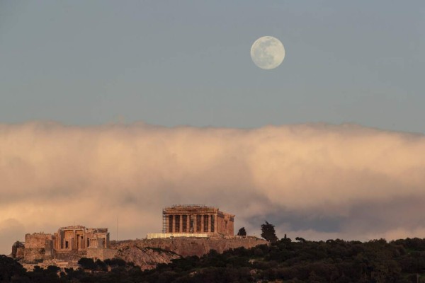FOTOS: Así se observa la Luna de Nieve en Honduras y el mundo