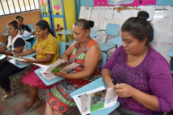 Alumnos de la capital participan en plan para prevenir la violencia