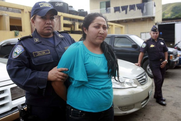 Honduras: A prisión por quemarle manos a su hijo