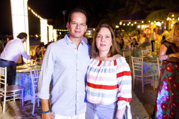 La fiesta de fin de año de Paradise Beach Hotel