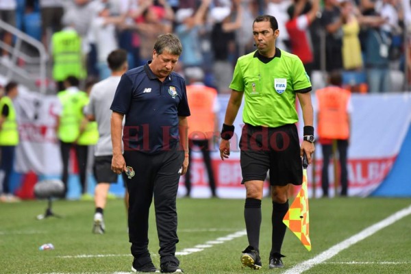 Captan a 'Bolillo' Gómez ¿suplicando piedad a Gareth Southgate, el DT de Inglaterra?