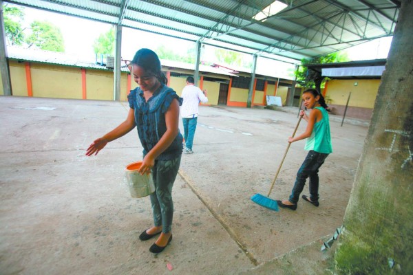 Escuelas deben quedar limpias en vacaciones