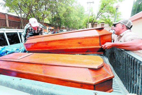 A machetazos asesinan a padre e hijo en Intibucá