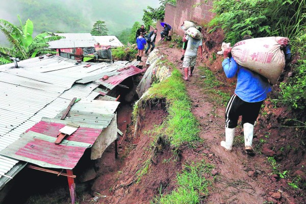 Copiosas lluvias generan zozobra en la capital
