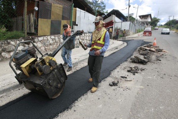 Alcaldía retoma el bacheo de vías de Tegucigalpa