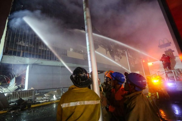 Filipinas teme al menos 37 muertos en el incendio del centro comercial&nbsp;