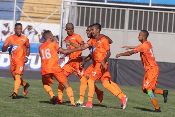 Histórico triunfo de los lobos...