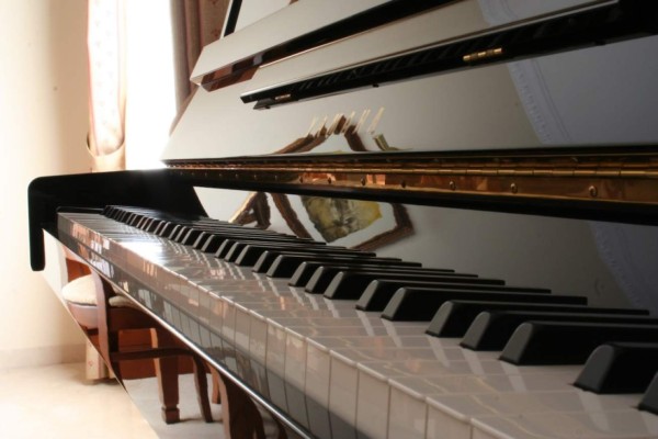 Piano 'embrujado' se toca solo