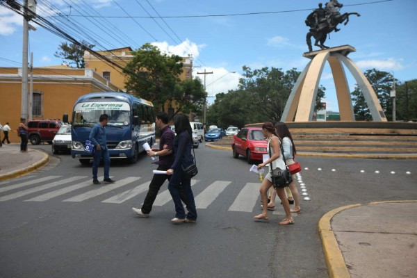 Señalizan vías en Los Próceres