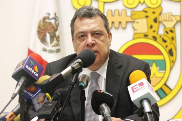 Gobernador se va por crisis estudiantes