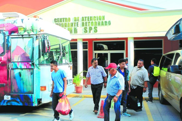 Honduras gestiona ante el ICE un mejor trato para migrantes en EE UU