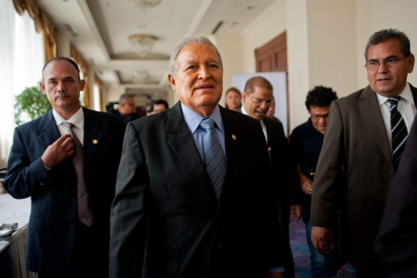 Exguerrillero Sánchez Cerén asume este domingo la Presidencia