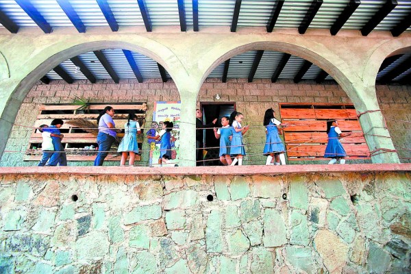 Educación bilingüe para los pobres