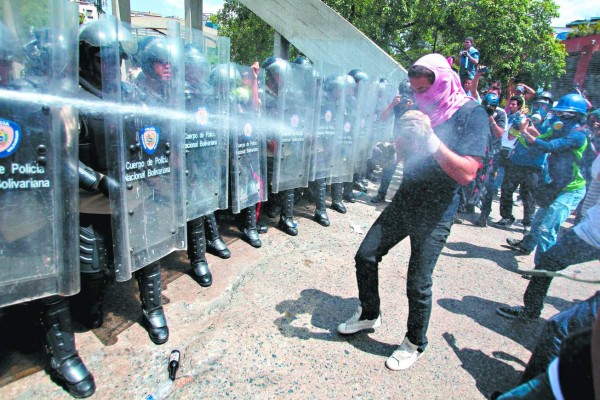 Alcalde capitalino se suma a opositores detenidos