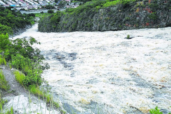 Septiembre arrastrará copiosas lluvias en la capital, según Copeco