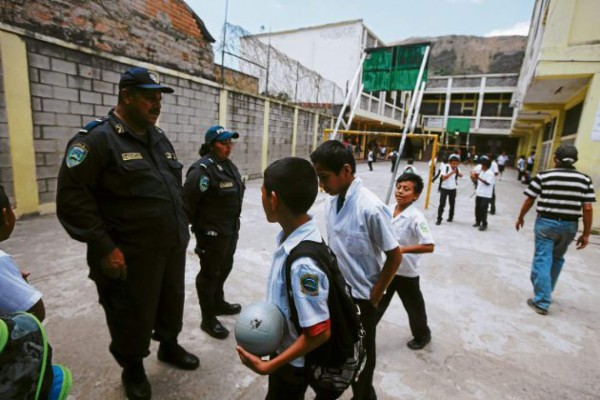 Desorden en distribución de plazas lacera educación en DC