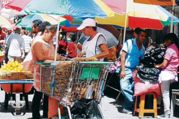 Empresarios exigen seguridad y control de competencia desleal