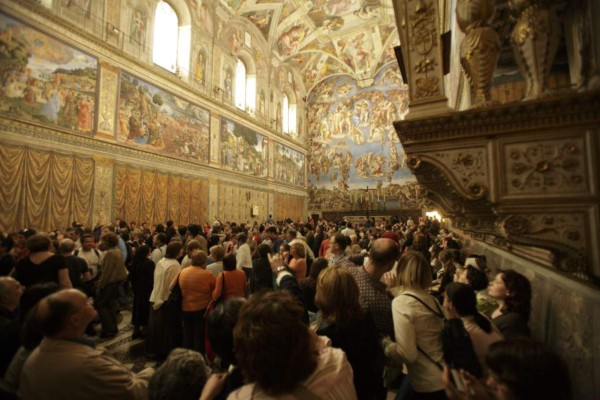 En peligro los frescos de la Capilla Sixtina