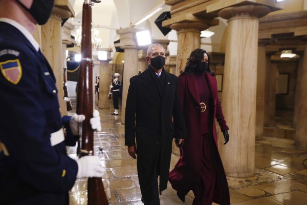 Michelle Obama impacta con poderoso look en investidura de Biden