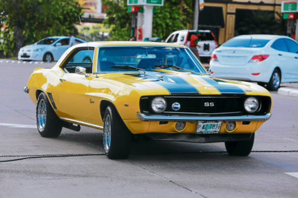 Ayudantes de Santa viajarán este año en autos clásicos