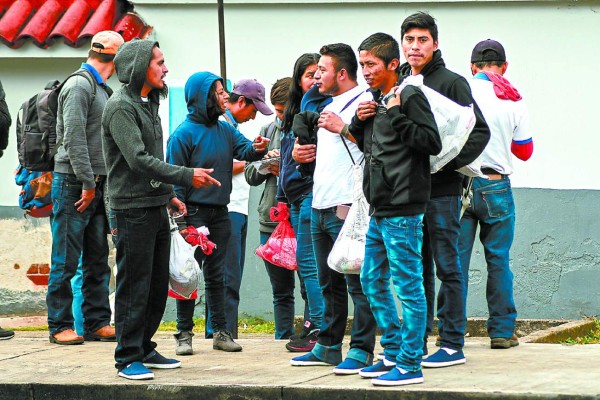 Más de 30,000 hondureños a la mano de Dios en México