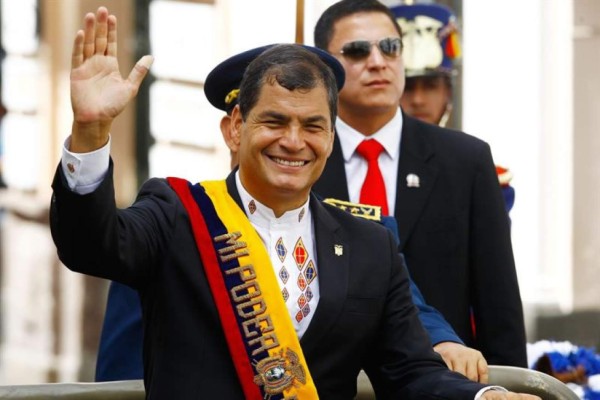 Rafael Correa está en contra de que se elimine la reelección indefinida promovida por el actual mandatario.