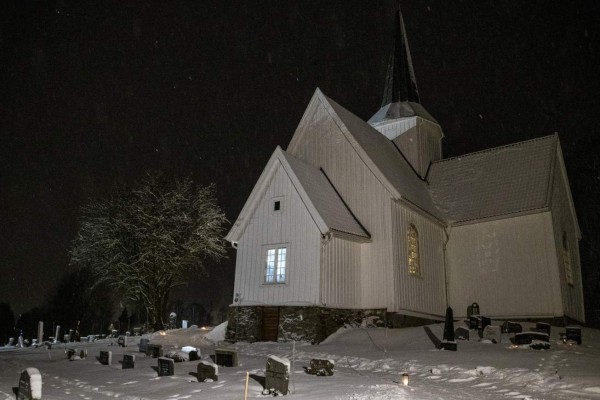 Luto, devastación e incertidumbre: El escenario tras mortífera avalancha en Noruega (FOTOS)