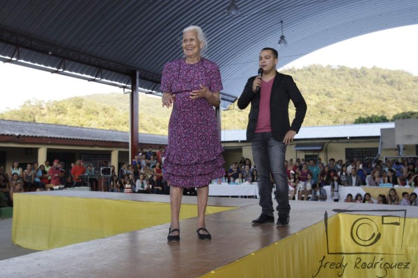 Sabanagrande presume sus bellas mujeres en feria tradicional