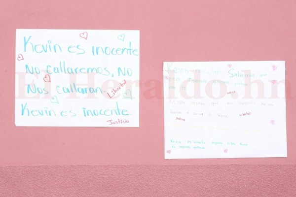 Familia tenía su casa llena de mensajes para recibir a Kevin Solórzano