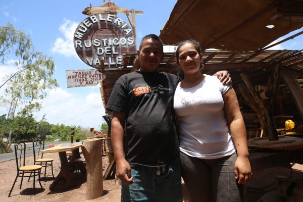 Amor verdadero tallado en madera