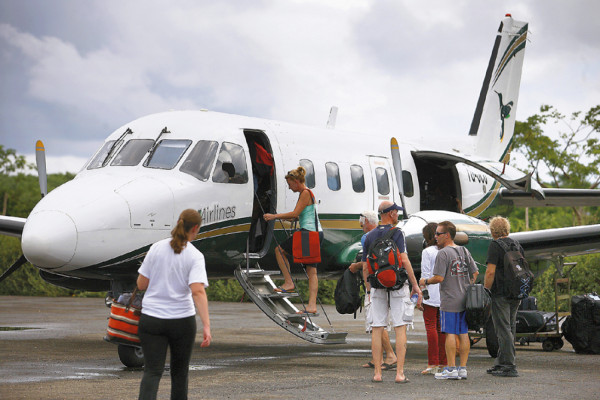 Pista destrozada en Utila pone en riesgo vida de turistas