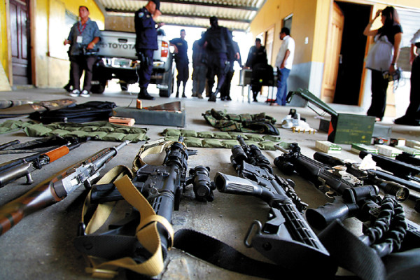 Viene investigación contra oficiales por registro ilegal de armas