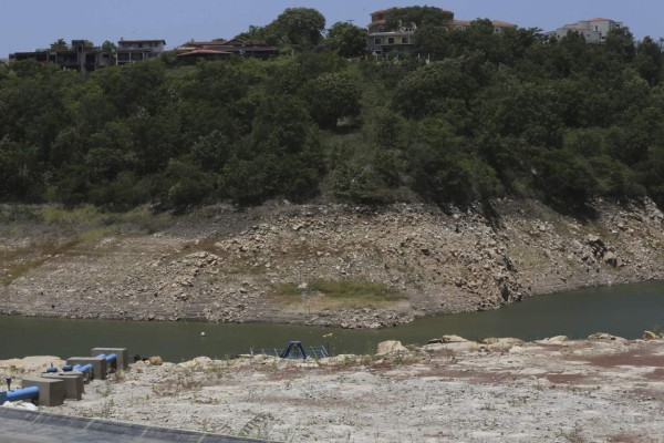 Producción de agua decrece un 46 por ciento en la capital