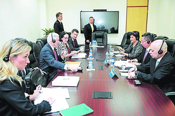 Fiscal de Estados Unidos elogia el trabajo de Honduras