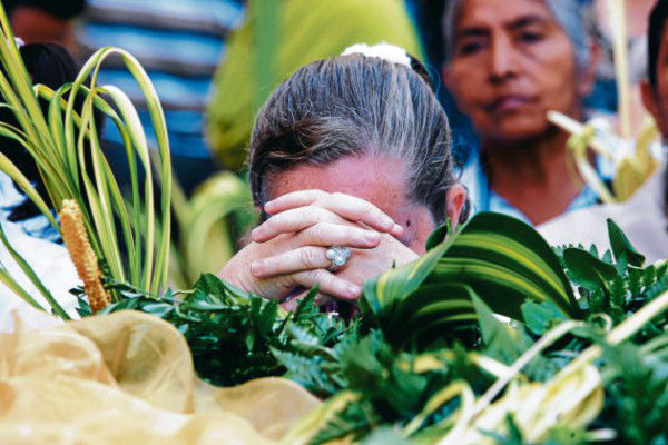 Iglesia católica pide a hondureños caminar junto a Cristo en la semana mayor