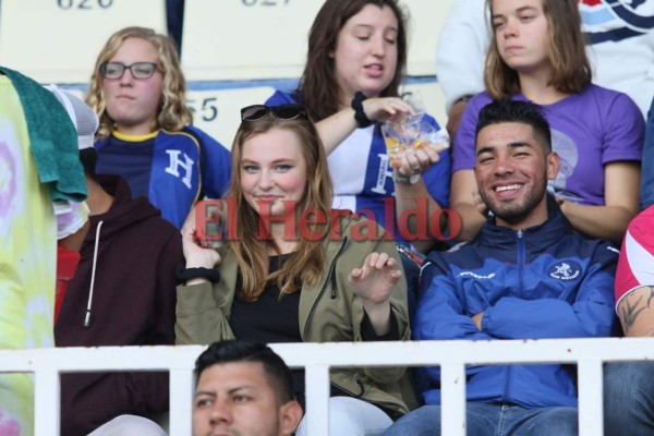 Hermosas catrachas adornan la jornada 14 de la Liga Nacional