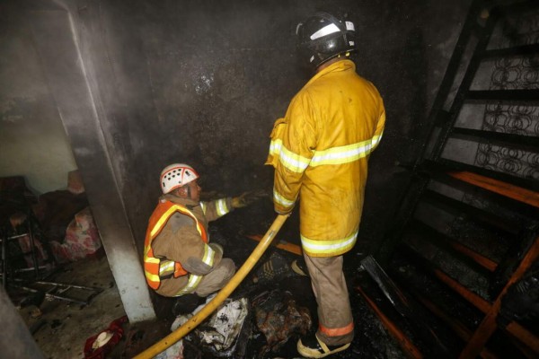 Anciano muere al incenciarse su vivienda