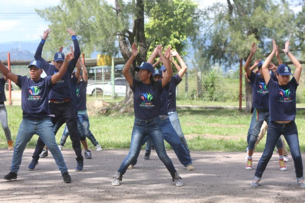 Con disciplina militar rescatan a decenas de jóvenes en riesgo social