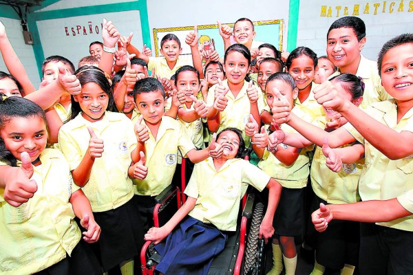 Sabini sueña con ir a la universidad y convertirse en una exitosa maestra